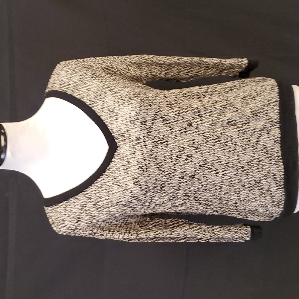 Harlowe & Graham V-Neck SZ MD